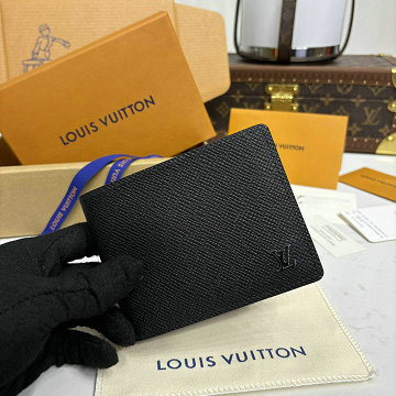 商品名称：ルイヴィトン LOUISVUITTON 057-M30295  2025年最新入荷 ポルトフォイユ ミュルティプル 二つ折り短財布 ショートウォレット タイガレザー