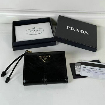 商品細詳を見る:プラダ PRADA 2025年新作 2つ折り短財布 カード入れ 札入れ ショートウォレット
