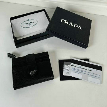 商品細詳を見る:プラダ PRADA 99-PD2MC066BK　2025年新作 2つ折り短財布 カード入れ 札入れ ショートウォレット