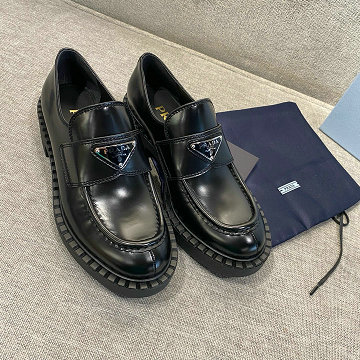 商品細詳を見る:プラダ PRADA 2025年新作 ローファー フラットシューズ カジュアルシューズ レディース 靴