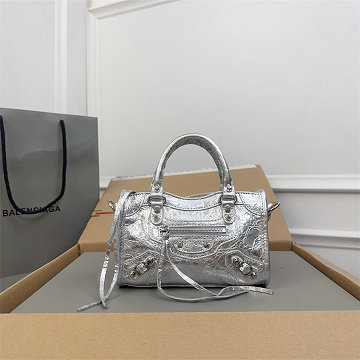 商品細詳を見る:バレンシアガ BALENCIAGA 99-BA085332YYS 2025年新作 LE CITY ナノ トートバッグ ハンドバッグ ショルダーバッグ レディース