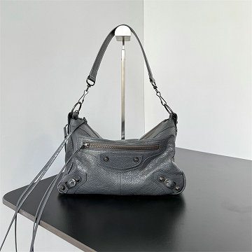 商品細詳を見る:バレンシアガ BALENCIAGA 99-BA846188XHS 2025年新作 LE CITY Moto スモール ホーボーバッグ ショルダーバッグ メンズ