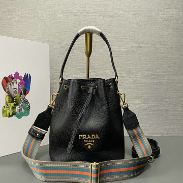 商品名称：プラダ PRADA 99-PD1BE018SK 2025年新作 スモール バケットバッグ ドローストリング ショルダーバッグ