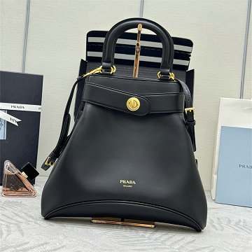 プラダ PRADA  99-PD1BG567DBK 2025年新作 バックル スモール ベルト付レザー ハンドバッグ ショルダーバッグ