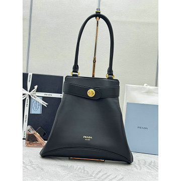 商品細詳を見る:プラダ PRADA 99-PD1BG567XBK 2025年新作 バックル スモール ベルト付レザー ハンドバッグ ショルダーバッグ