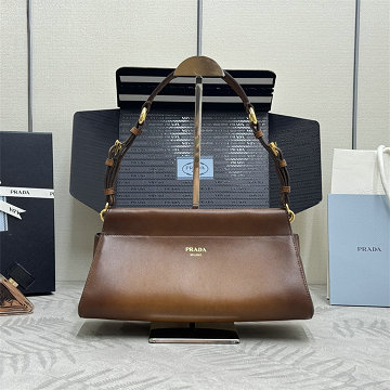 商品名称：プラダ PRADA 99-PD1BC262SPZS 2025年新作 アンシェネ ミディアム バッグ チェーンポーチ ショルダーバッグ レザー