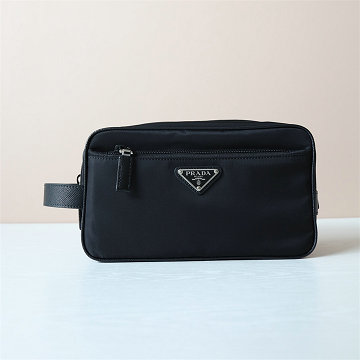 商品細詳を見る:プラダ PRADA 99-PD2NA819BK 2025年新作 スモールバッグ ストラップ付き クラッチバッグ 手持ちかばん ポーチ Re-Nylon