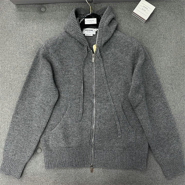 商品細詳を見る:トム ブラウン Thom Browne XG-MKTB25009 2025年新作 ジップカーディガン ロングスリーブ ウールニット コート フード付き 長袖