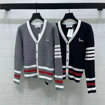 商品名称：トム ブラウン Thom Browne XG-MKTB25010 2025年新作 ジップカーディガン ロングスリーブ ウールニット コート フード付き 長袖