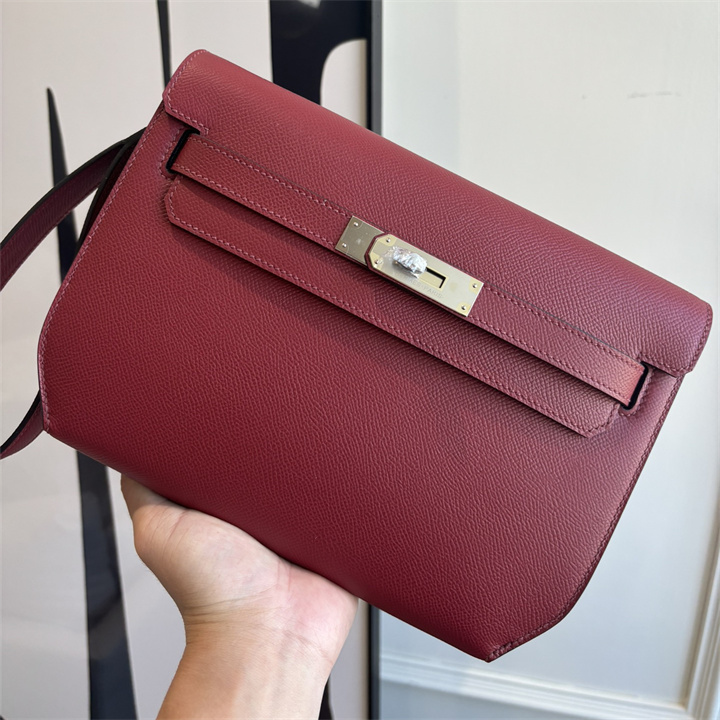 商品細詳を見る:エルメス HERMES 063-HKLD25SZYZH 2025年新作 ケリー デペチェス ポーチ ストラップ付き 手持ちかばん クラッチバッグ ショルダーバッグ