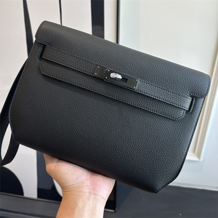 商品細詳を見る:エルメス HERMES 063-HKLD25TGKBK 2025年新作 ケリー デペチェス ポーチ ストラップ付き 手持ちかばん クラッチバッグ ショルダーバッグ