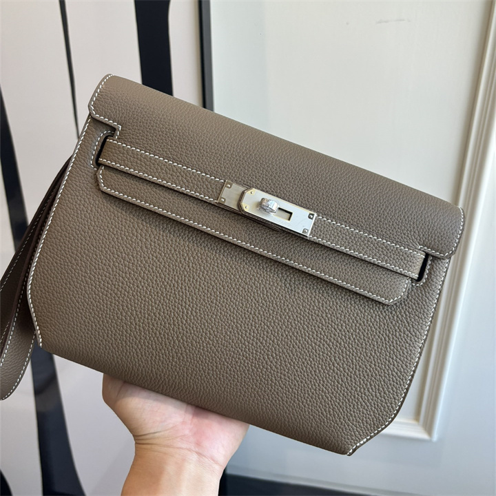 商品細詳を見る:エルメス HERMES 063-HKLD25TGYHS2025年新作 ケリー デペチェス ポーチ ストラップ付き 手持ちかばん クラッチバッグ ショルダーバッグ