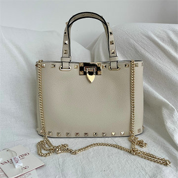 商品細詳を見る:ヴァレンティノ Valentino 99-VT8001JBS 2025年新作 ガラヴァーニ ヴィヴァ ロックスタッズ トートバッグ ショルダーバッグ レディース