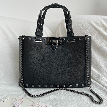 ヴァレンティノ Valentino 99-VT8001YBK  2025年新作 ガラヴァーニ ヴィヴァ ロックスタッズ トートバッグ ショルダーバッグ レディース