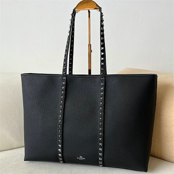 商品名称：ヴァレンティノ Valentino 99-VT24169YBK 2025年新作 ガラヴァーニ ヴィヴァ ロックスタッズ トートバッグ ショルダーバッグ レディース