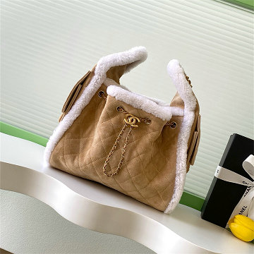 商品細詳を見る:シャネル CHANEL 2025年新作 ミディアムバッグ チェーンポーチ ショルダーバッグ ドローストリング レディース