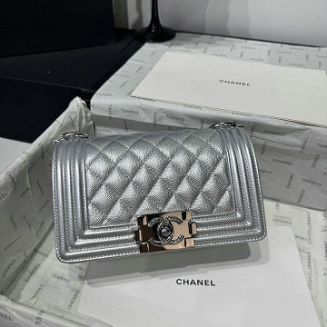 商品細詳を見る:シャネル CHANEL 2025年新作 クラシック フラップバッグ チェーンポーチ ショルダーバッグ レディース