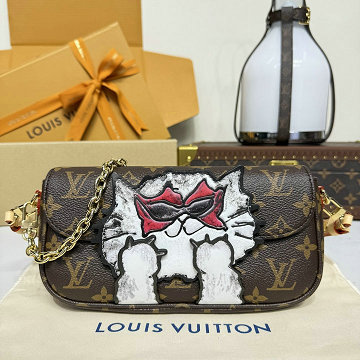 商品細詳を見る:ルイヴィトン LOUISVUITTON M15148　2025年新作 ウォレット オン チェーン アイビー ショルダーバッグ モノグラム キャンバス