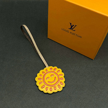 商品細詳を見る:ルイヴィトン LOUISVUITTON M02550　2025年新作 サン バッグチャーム キーホルダー キーリング キーケース