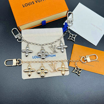 ルイヴィトン LOUISVUITTON M03212　2025年新作 LV SKI バッグチャーム スプリング ストリート ストラス チェーン キーホルダー キーリング キーケース