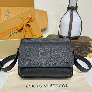 商品細詳を見る:ルイヴィトン LOUISVUITTON M15265　2025年新作 ボーディング メッセンジャーバッグ ショルダーバッグ メンズ ワクシーカーフレザー