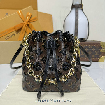 商品細詳を見る:ルイヴィトン LOUISVUITTON M26284　2025年新作 ノエ BB バケットバッグ トートバッグ ショルダーバッグ モノグラム キャンバス