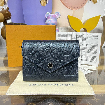 商品細詳を見る:ルイヴィトン LOUISVUITTON M26472　2025年新作 ポルトフォイユ ヴィクトリーヌ 三つ折り短財布 小銭入れ カウハイドレザー