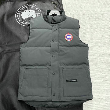 商品名称：カナダグース CANADA GOOSE 2025年新作 パファーコート ダウンベスト 暖かい 防寒 トップスコート