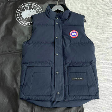 商品名称：カナダグース CANADA GOOSE 2025年新作 パファーコート ダウンベスト 暖かい 防寒 トップスコート