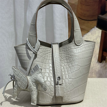 商品名称：エルメス HERMES 2025年新作 マイクロ ピコタン バケットバッグ トートバッグ ハンドバッグ ショッピングバッグ レディース