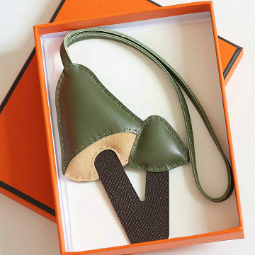 商品細詳を見る:エルメス HERMES 063-H0290 2025年新作 バッグチャーム キーホルダー キーリング キーケース