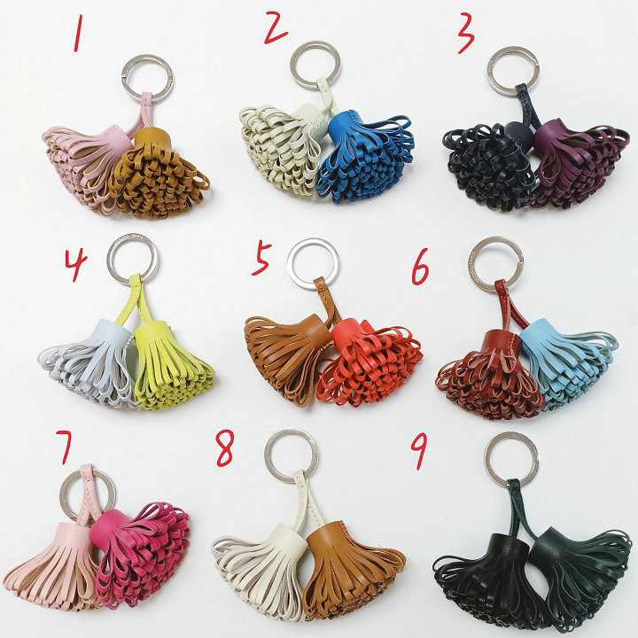 商品細詳を見る:エルメス HERMES 063-H2419 2025年新作 バッグチャーム キーホルダー キーリング キーケース