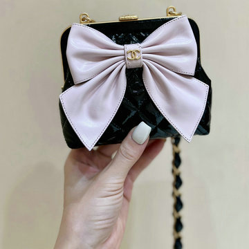シャネル CHANEL 99-CH4028BK  2024年最新入荷 リボン付き チェーンポーチ ミニ ショルダーバッグ レディース