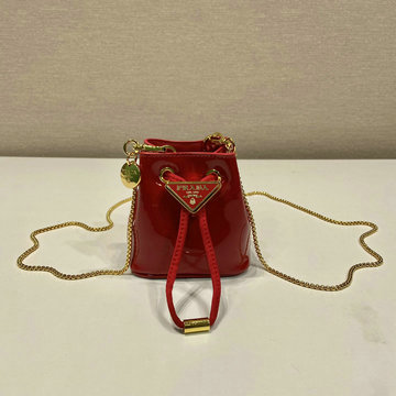 商品名称：プラダ PRADA 99-PD1NR016GRD　2025年最新入荷 ミニポーチ チェーンポーチ ショルダーバッグ パテントレザー