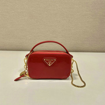 商品名称：プラダ PRADA 99-PD1NR025GRD　2025年最新入荷 ミニポーチ チェーンポーチ ショルダーバッグ パテントレザー
