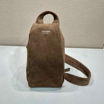 プラダ PRADA 99-PD2VZ114RSK　2025年最新入荷 ワンショルダーバックパック チェストバッグ ベルトバッグ クロスボディバッグ スエード