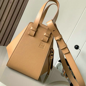 ロエベ LOEWE 99-LE9002QLXZ　2025年最新入荷 ハンモックバッグ コンパクト トートバッグ ショルダーバッグ レディース