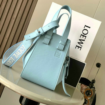 ロエベ LOEWE 99-LE9002ZBQL　2025年最新入荷 ハンモックバッグ コンパクト トートバッグ ショルダーバッグ レディース