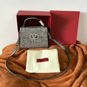 ヴァレンティノ Valentino 99-VT1996YS　2025年最新入荷 ガラヴァーニ V スリング ミニハンドバッグ トートバッグ 2way ショルダーバッグ