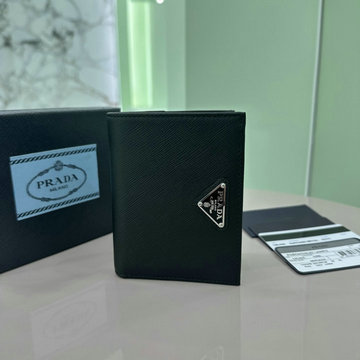 プラダ PRADA GH-PD1ML050SBK　2025年最新入荷 サフィアーノトライアングル 財布 小銭れ カード入れ 二つ折り短財布