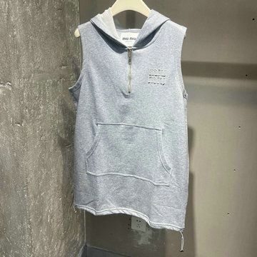 商品名称：ミュウミュウ MIUMIU XG-KQMM25001　2025年春夏最新入荷 ノースリーブ フーディー ドレス レディース ワンピース おしゃれ カジュアル