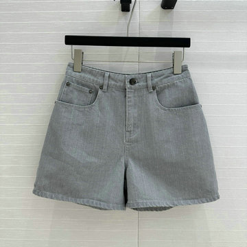 商品名称：フェンディ FENDI JS-KDFD25002　2025年最新入荷 ブルーデニム ショートパンツ カジュアル おしゃれ レディース