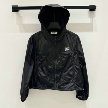 商品名称：ミュウミュウ MIUMIU JS-WTMM25004　2025年最新入荷 UV カット パーカー フーディージャケット 軽量 アウトドア レディース 夏