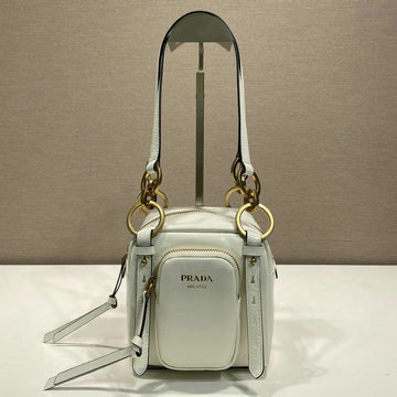 商品名称：プラダ PRADA 99-PD1BB137PBS　2025年最新入荷 ミニ トップハンドルバッグ トートバッグ ショルダーバッグ  ダングル レザー