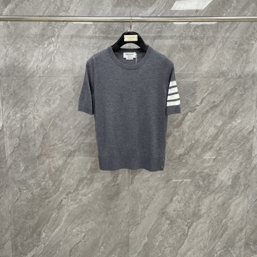 トム ブラウン Thom Browne 2025年最新入荷 ウール クルーネック セーター 半袖 レディース カジュアル おしゃれ