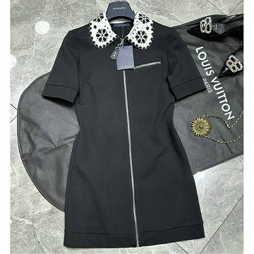 ルイヴィトン LOUISVUITTON XG-KQLV25021 2025年新作 ブロイダリーカラー ジップアップ ニットドレス 半袖 ショート ワンピース レディース
