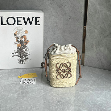 ロエベ LOEWE99-LE8025BXZ  2025年最新入荷 スクエア ポケットバッグ ショルダーバッグ ドローストリングクロージャー イラカパーム