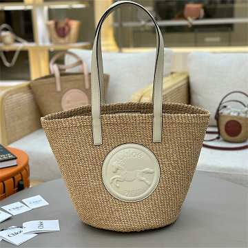 商品名称：クロエ CHLOE 99-CLE11265BXB 2025年最新入荷 ナチュラル ファイバー製 HORSE MEDAL ラージバスケットバッグ トートバッグ ハンドバッグ