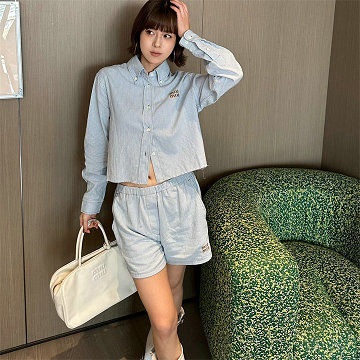 ミュウミュウ MIUMIU XG-TZMM25006 2025年新作 ストライプ 2点セット ロングスリーブ シャツ ショートパンツ 学院風 おしゃれ レディース