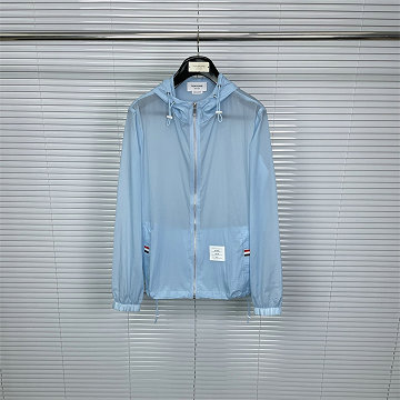 商品名称：トム ブラウン Thom Browne XG-WTTB25006  2025年最新入荷 UVカット フーディー ジャケット ロングスリーブ 日焼け防止 涼しく 通気性 男女兼用